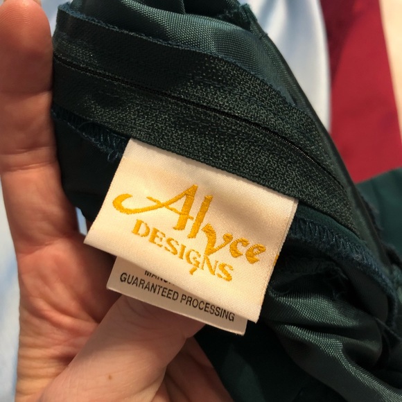 Beautiful Dark Green Formal Gown - Picture 8 of 8